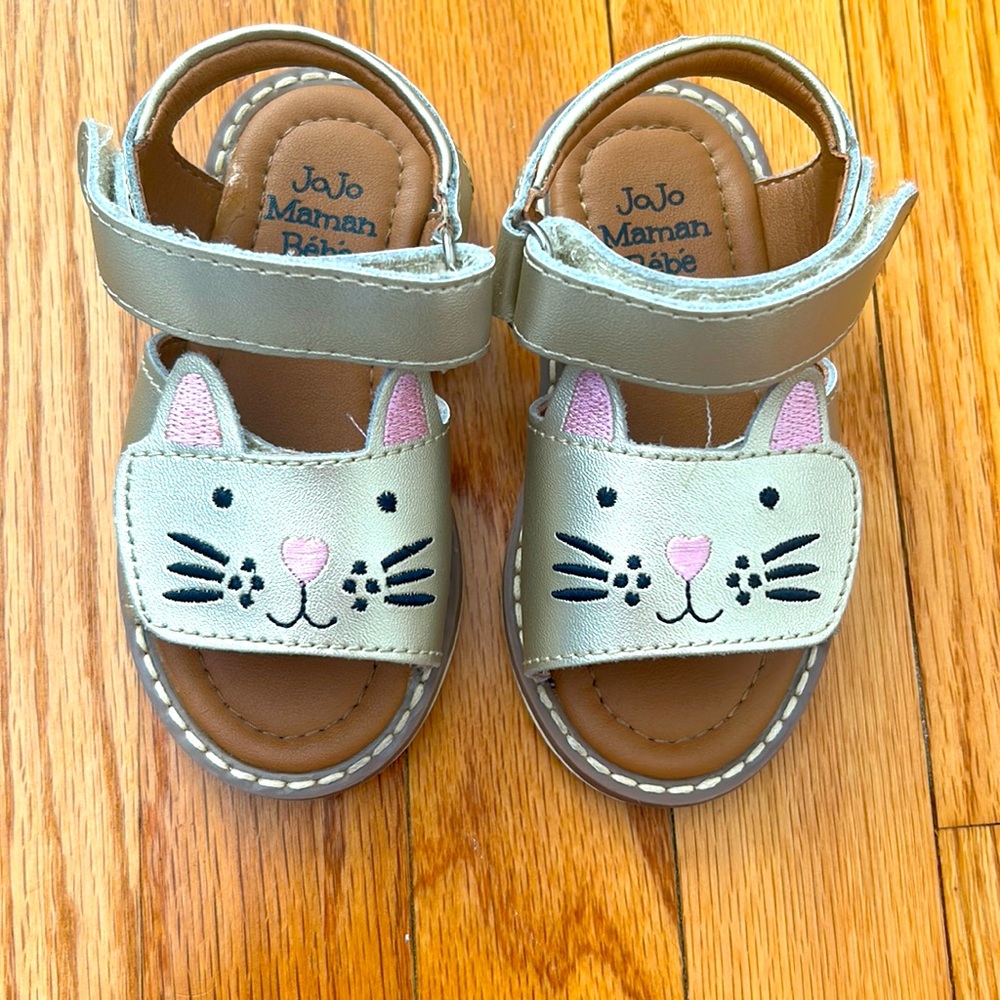 Adorable kitten leather sandals